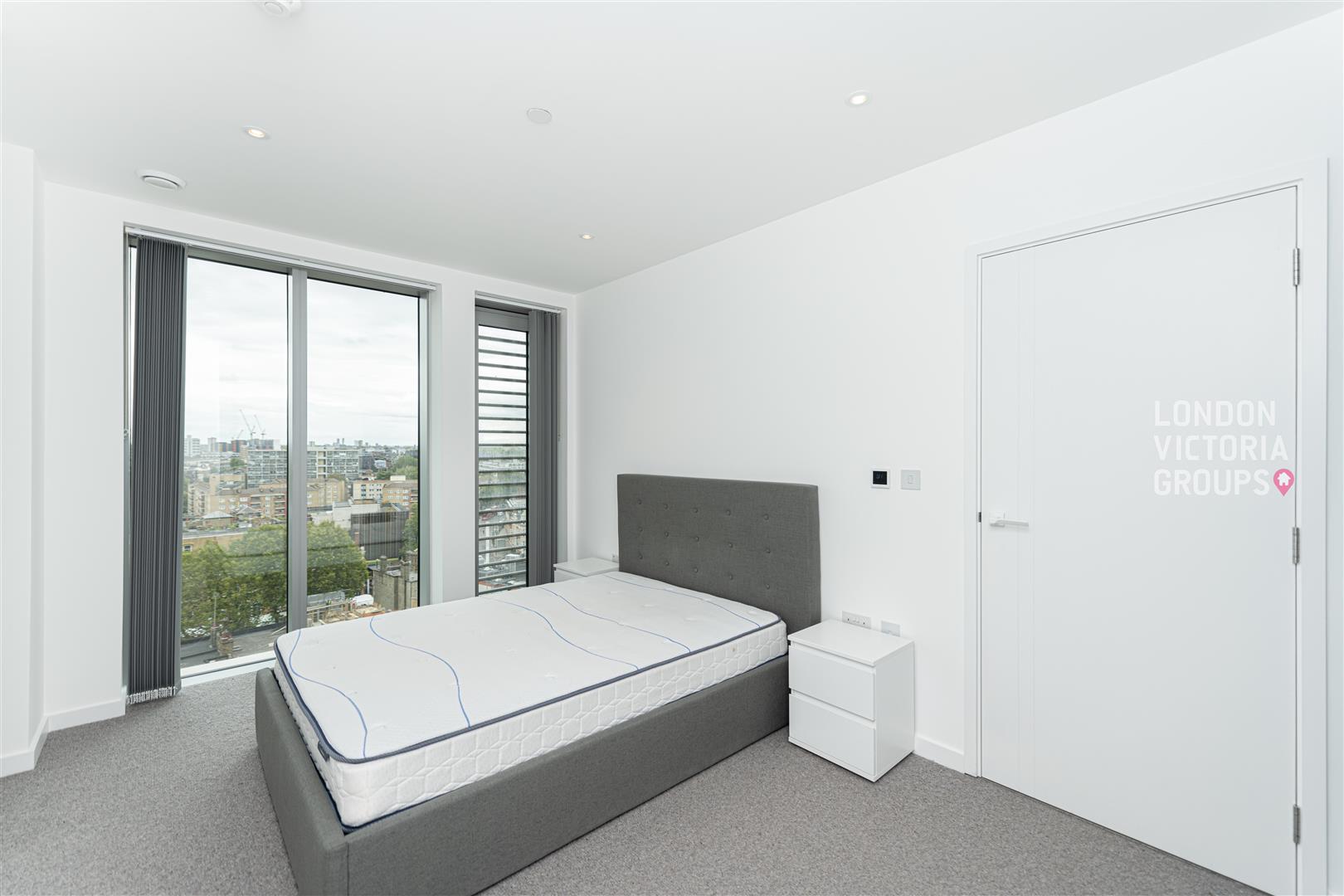 5 Tapestry Way, London